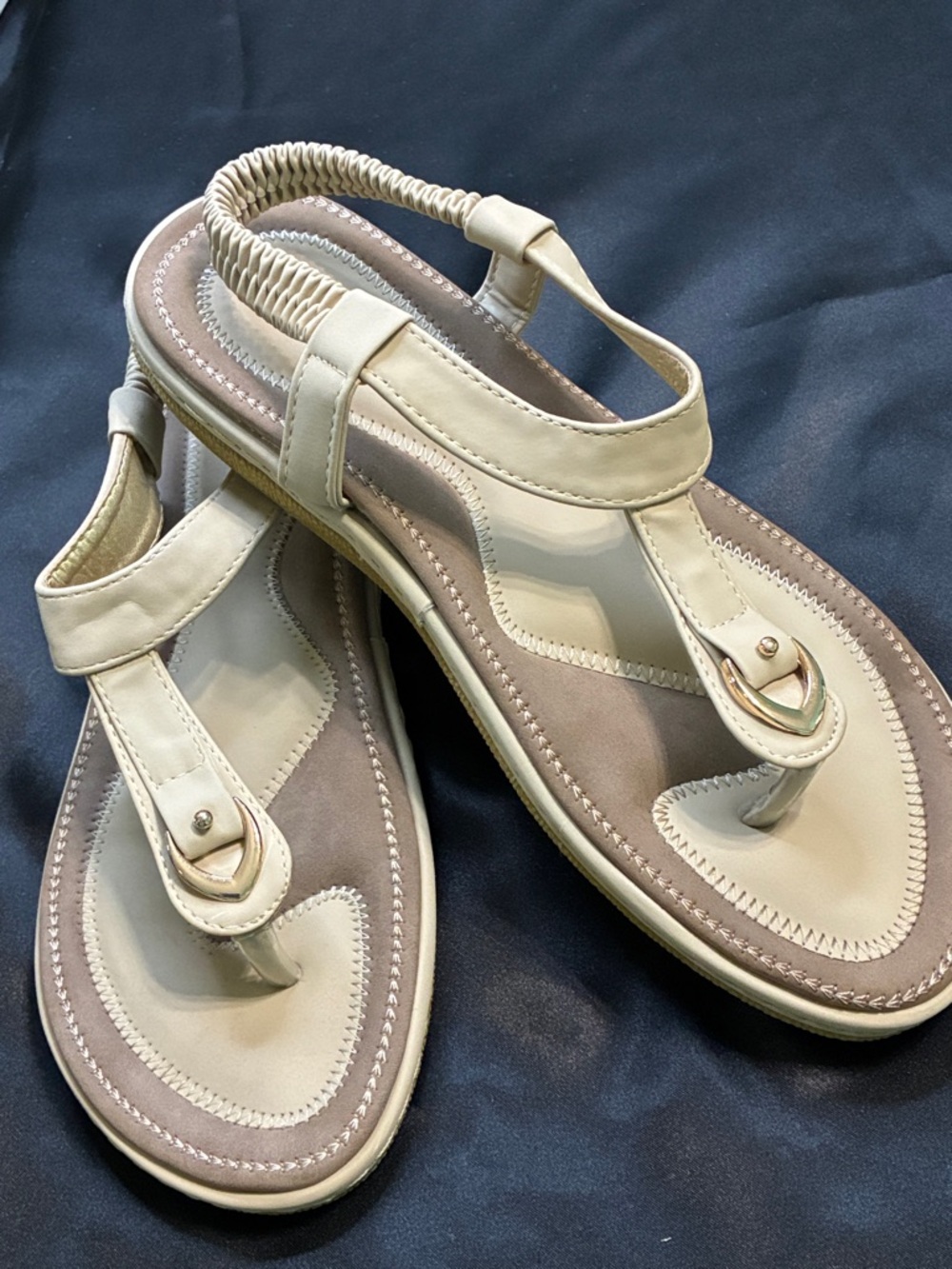 Women's Neutral Toe-Ring Sandals - Cream Brown